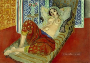 アンリ・マティス Painting - 赤いキュロットのオダリスク ヌード 1921 年 抽象的フォービズム アンリ・マティス
